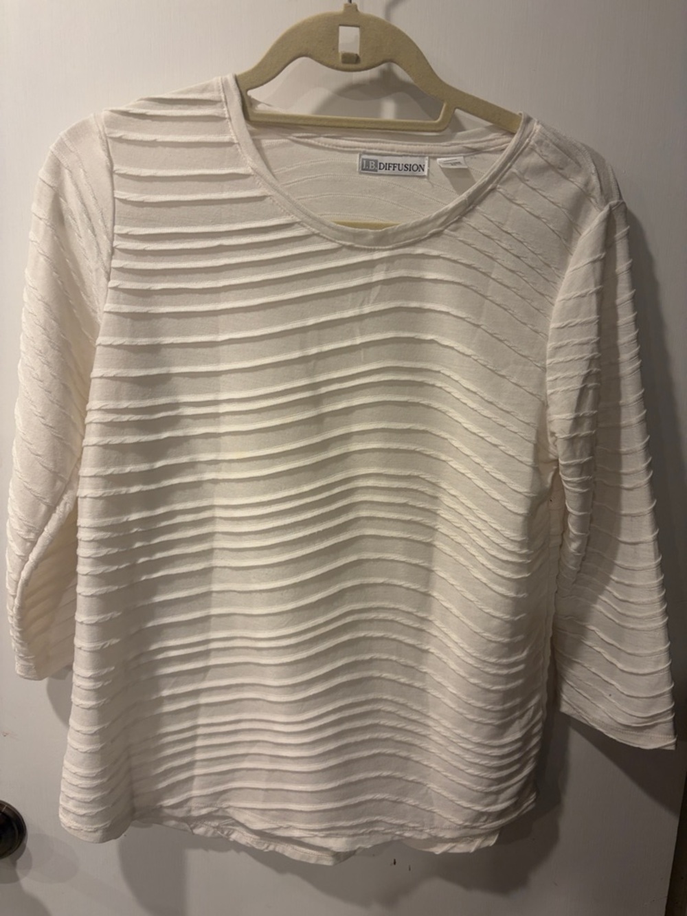 I.B. Diffusion Women's Cream Textured Ribbed Top small long sleeve